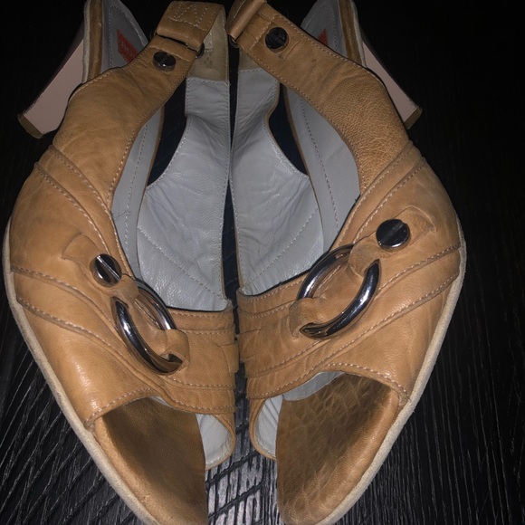 HUGO BOSS peep toe heels - Picture 7 of 8